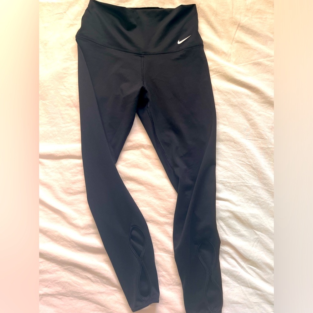 Nike 7/8 leggings with ankle cutouts
